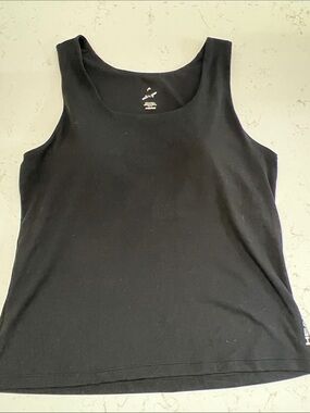 Head Black Women’s Scoop Neck Tank Top with built in bra.